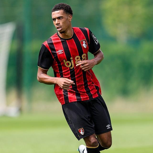 开云下载网址-官方：伯恩茅斯20岁前锋西尔科特-杜贝里转会至奥林匹亚科斯