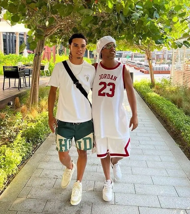 开云下载网址-小罗之子门德斯将加盟赫尔城，曾隐瞒身份想凭实力获得合同