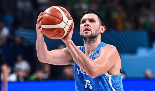 帕帕尼古拉乌：第1次代表希腊出战是09年，进入四强感觉很棒