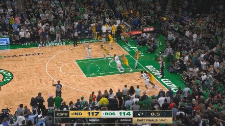 开云-绝平三分+致胜抢断 布朗正反手吊打西卡拯救绿军